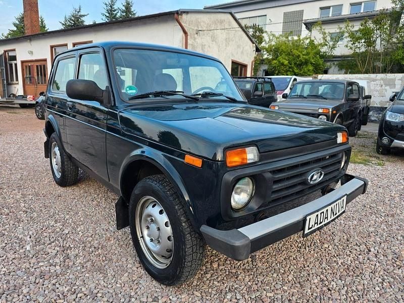 Gebraucht Lada niva 83 PS (61 kW) 2019 Grün SUV