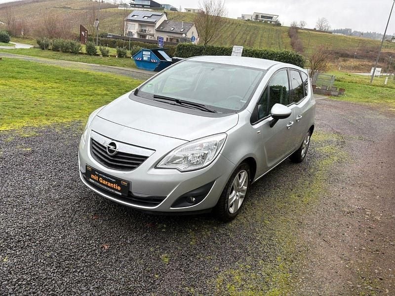 Gebraucht Opel Meriva Design Edition 120 PS (88 kW) 2011 Silber Van / Kleinbus