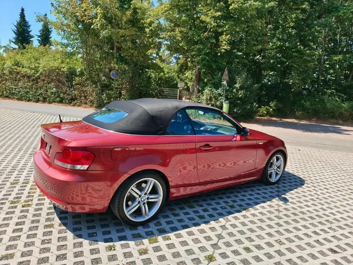 Gebraucht BMW 120 Cabriolet Sport Line 170 PS (125 kW) 2008 Rot Cabrio