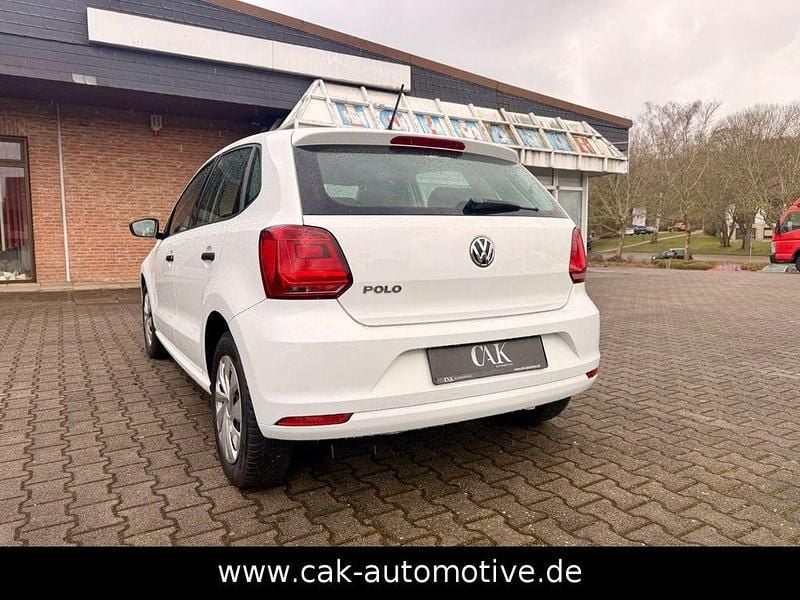 Gebraucht VW Polo Trendline 60 PS (44 kW) 2016 Weiß Limousine