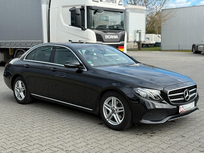 Gebraucht Mercedes E200 Avantgarde 184 PS (135 kW) 2018 Schwarz Limousine