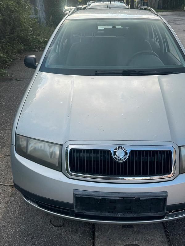 Silber Gebraucht 2003 Skoda Fabia Kombi | 1.100 € (Fairer Preis) - Bild 1/4