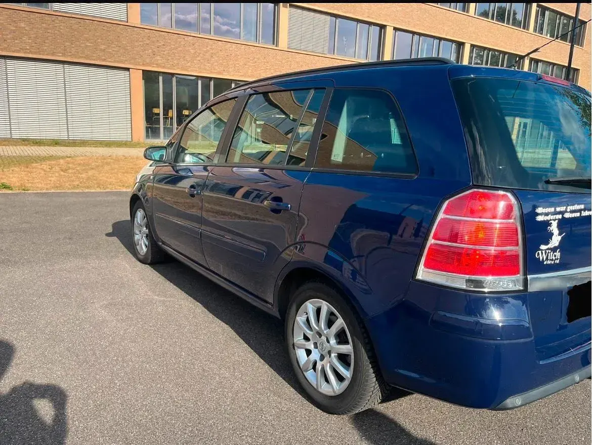 Gebraucht Opel Zafira 110 PS (80 kW) 2008 Blau Van / Kleinbus