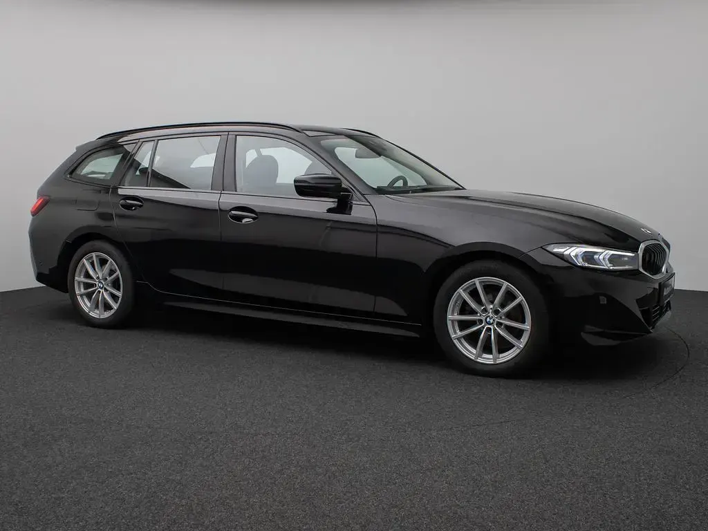 Gebraucht BMW 318 Sport Line 150 PS (110 kW) 2023 Schwarz 2668schwarz Limousine