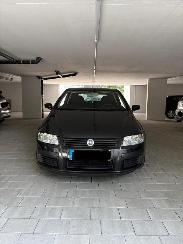 Schwarz Gebraucht 2005 Fiat Stilo Kleinwagen | 2.450 € - Bild 1/4