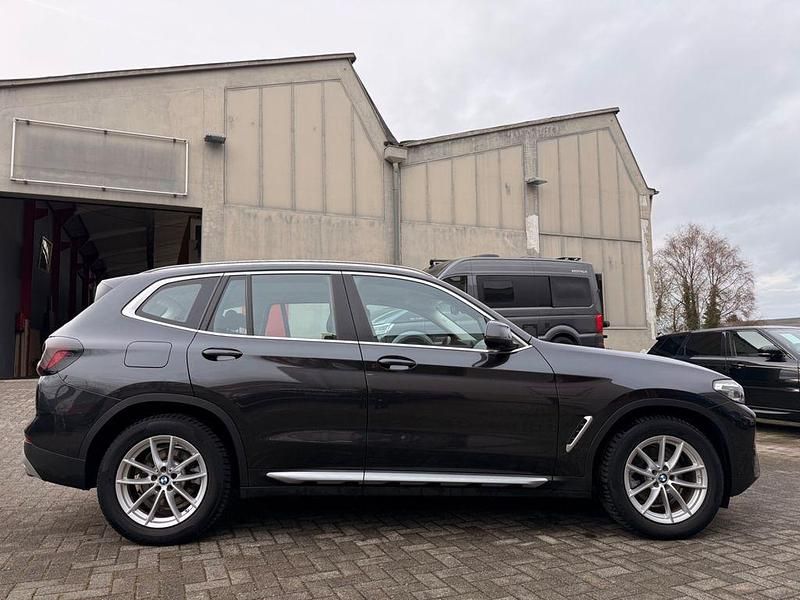 Gebraucht BMW X3 Sport Line 190 PS (139 kW) 2022 Grau SUV