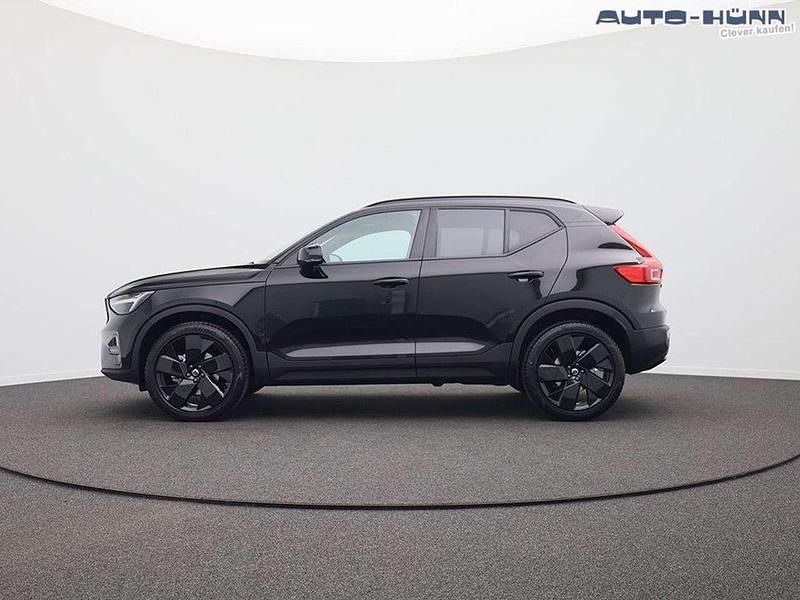 Neu Volvo XC40 Plus 197 PS (144 kW) 2026 Onyx black metallic SUV