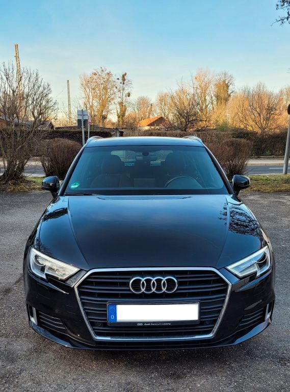 Schwarz Gebraucht 2017 Audi A3 Sportback Sport Limousine | 11.900 € (Superpreis) - Bild 1/4