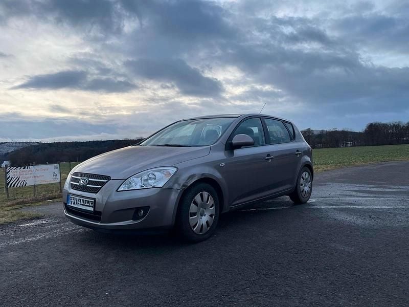 Gebraucht 2008 Kia Ceed Kleinwagen | 2.950 € (Guter Preis) - Bild 1/4