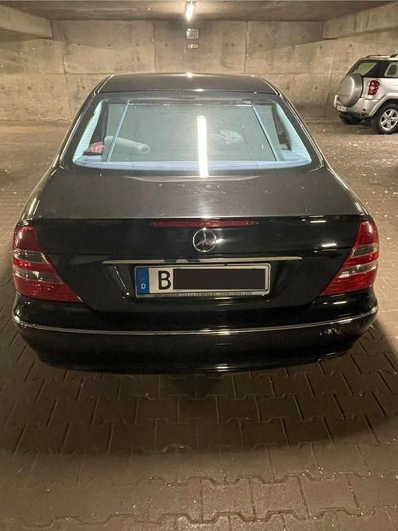 Gebraucht Mercedes E200 Avantgarde 163 PS (119 kW) 2004 Schwarz Limousine