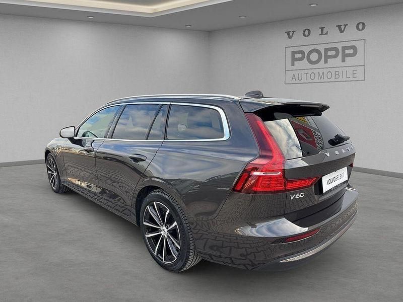 Gebraucht Volvo V60 Core 398 PS (292 kW) 2025 Platinum grey / metallic Kombi