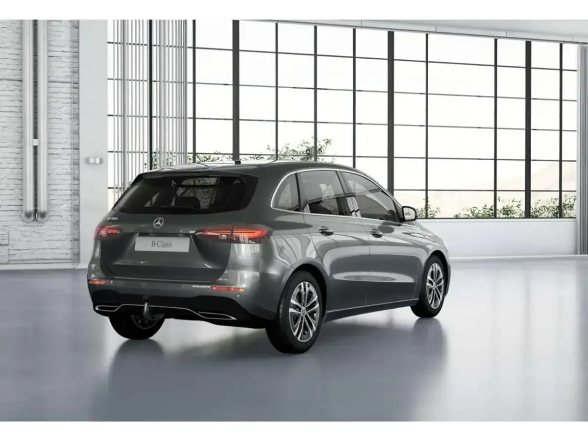 Gebraucht Mercedes B180 Progressive 136 PS (100 kW) 2025 Mountaingrau Kleinwagen