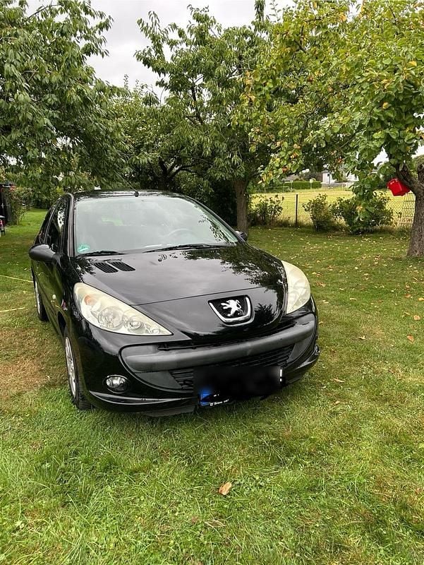 Schwarz Gebraucht 2010 Peugeot 206+ Kleinwagen | 2.000 € (Guter Preis) - Bild 1/4
