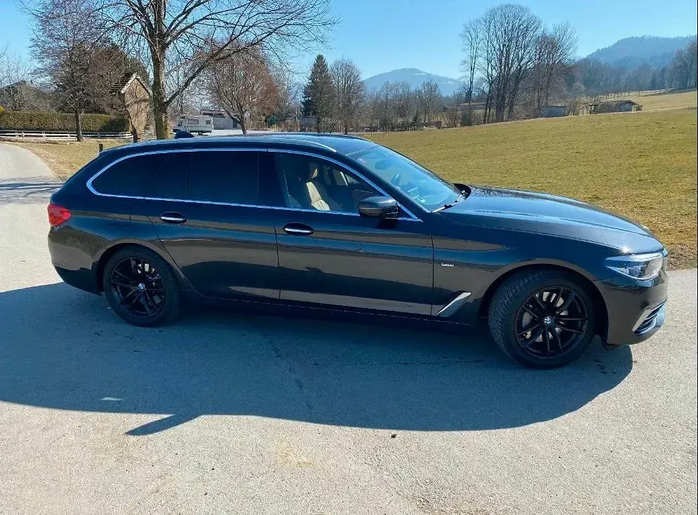 Gebraucht BMW 530 Luxury Line 265 PS (194 kW) 2018 Grau Kombi