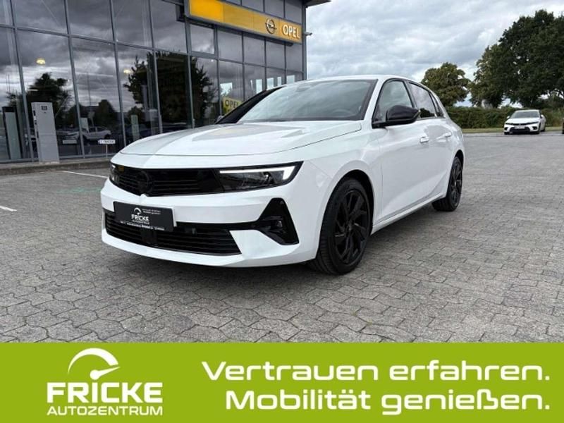 Weiss Gebraucht 2023 Opel Astra GS Line Limousine | 18.740 € (Guter Preis) - Bild 1/4