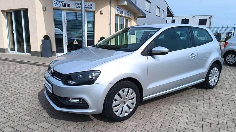 Reflexsilber metallic Gebraucht 2014 VW Polo Sound Kleinwagen | 8.771 € (Teuer) - Bild 1/4