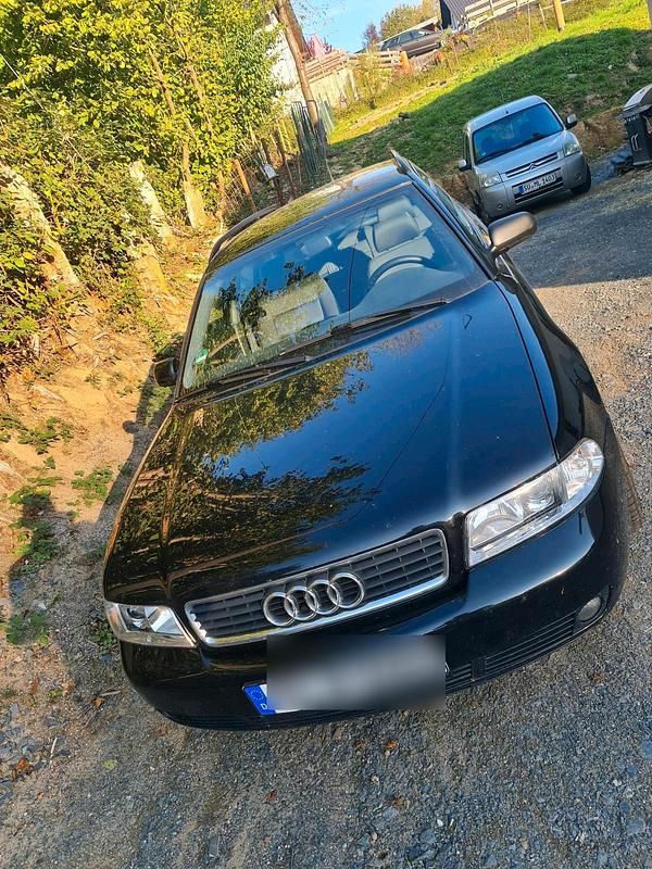 Schwarz Gebraucht 1999 Audi A4 Kombi | 800 € (Superpreis) - Bild 1/4