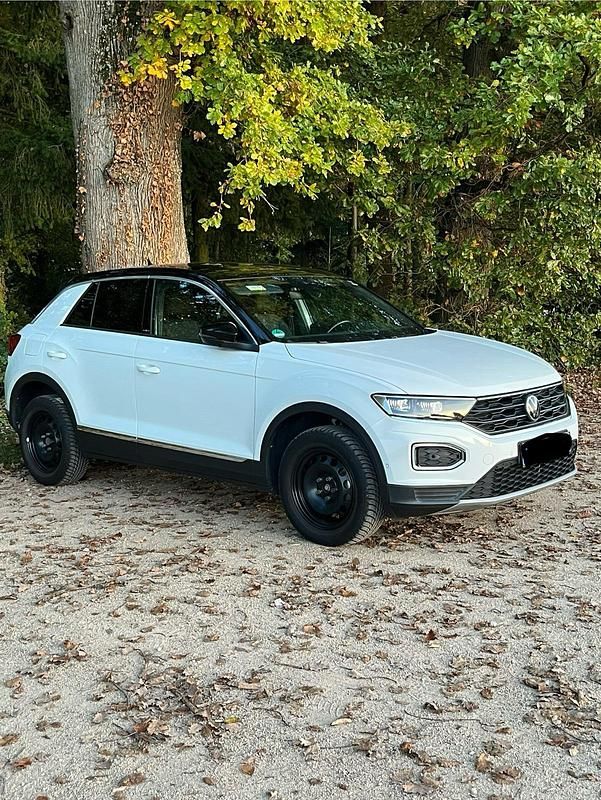 Weiß Gebraucht 2022 VW T-Roc Active SUV | 20.500 € (Guter Preis) - Bild 1/4