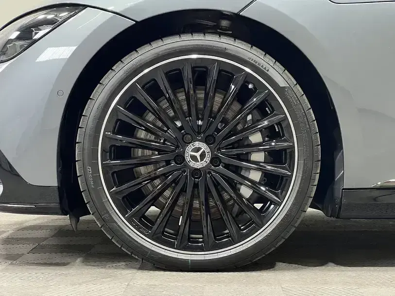 Gebraucht Mercedes EQE350 Premium 214 kW (292 PS) 2025 Lack selenitgrau Limousine