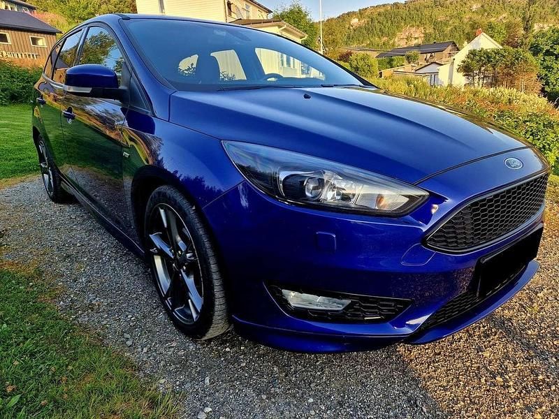 Gebraucht Ford Focus ST-Line 125 PS (91 kW) 2016 Blau Kombi