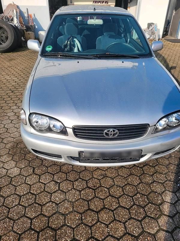 Gebraucht Toyota Corolla 100 PS (73 kW) 2001 Silber Limousine