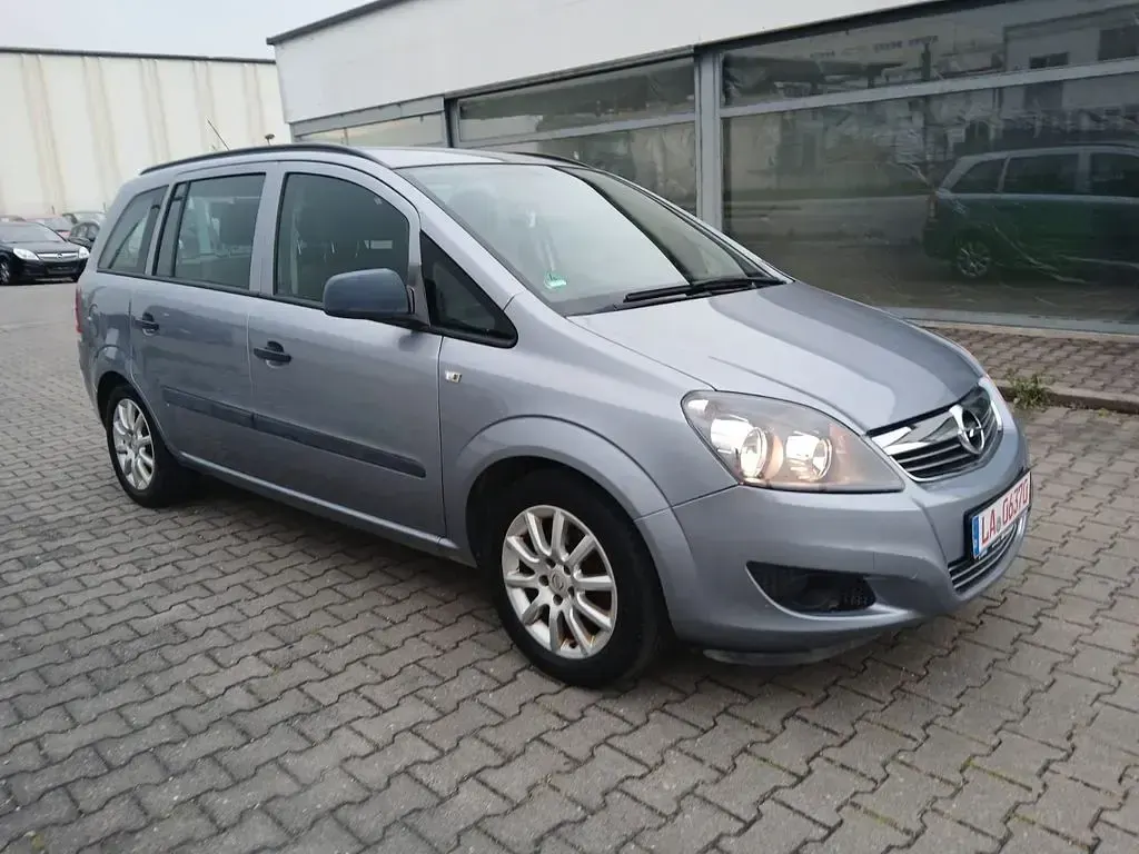 Second-hand Opel Zafira Selection 116 CP (85 kW) 2009 Argintiu Monovolum