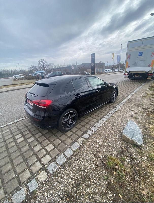 Gebraucht Mercedes E250 160 PS (117 kW) 2020 Schwarz Kleinwagen