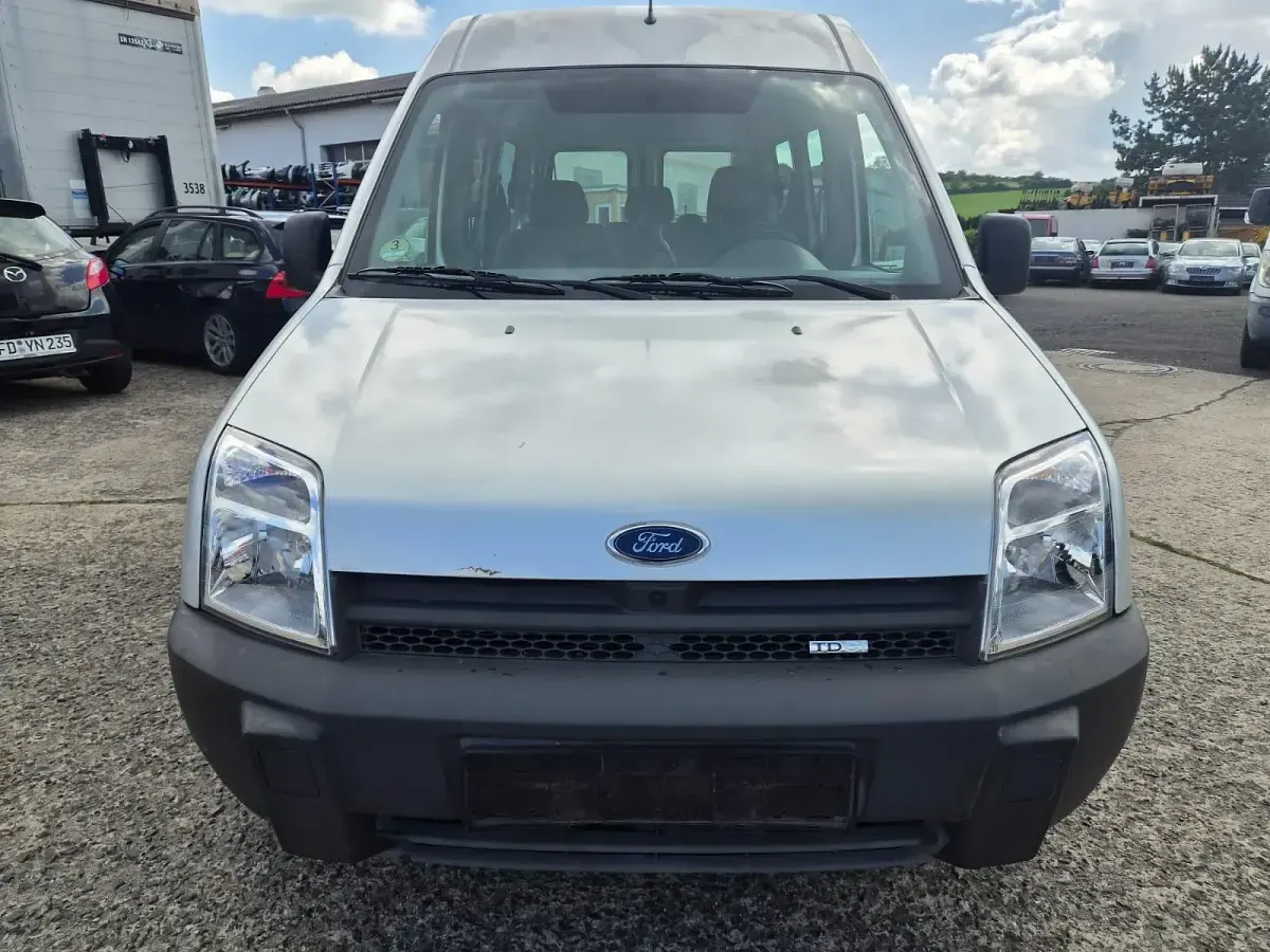 Gebraucht Ford Tourneo Connect 90 PS (66 kW) 2006 Silber Van / Kleinbus