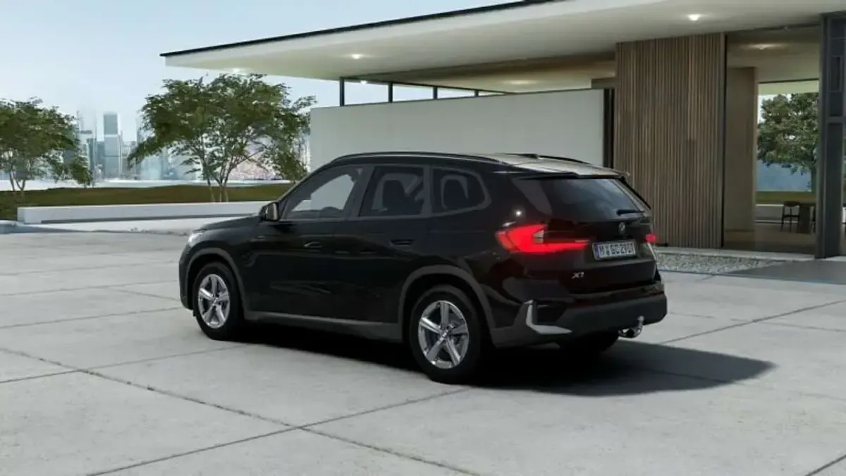 Neu BMW X1 136 PS (100 kW) 2026 Schwarz uni SUV