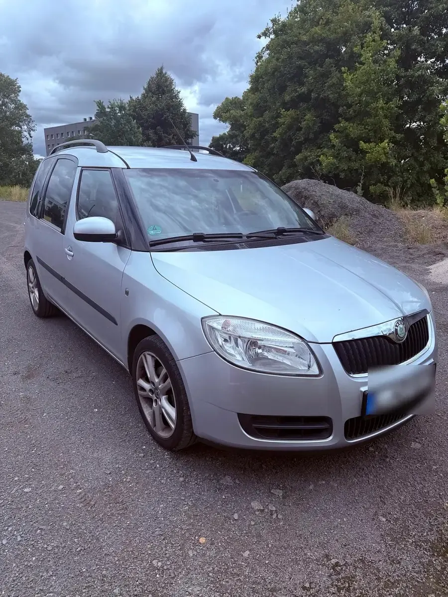 Gebraucht Skoda Roomster 63 PS (46 kW) 2008 Silber Van / Kleinbus