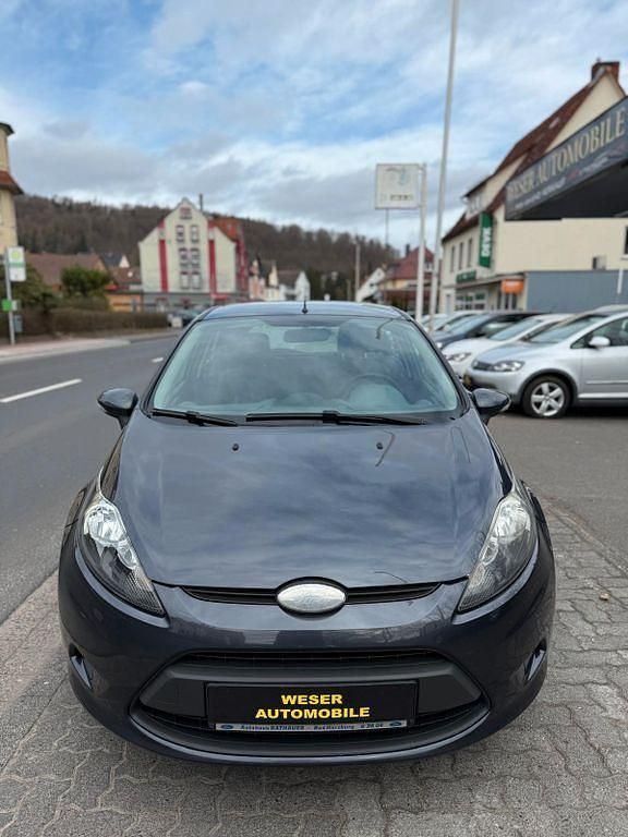 Gebraucht Ford Fiesta 68 PS (50 kW) 2013 Grau Kleinwagen