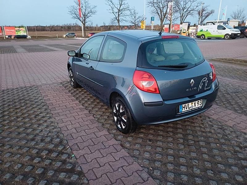 Gebraucht Renault Clio II Dynamique 75 PS (55 kW) 2006 Blau Limousine