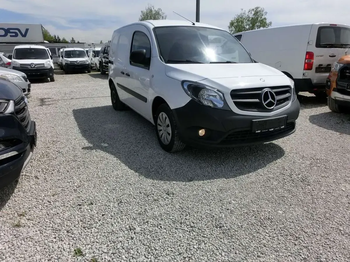 Gebraucht Mercedes Citan 109 90 PS (66 kW) 2018 Arktikweiss Van / Kleinbus