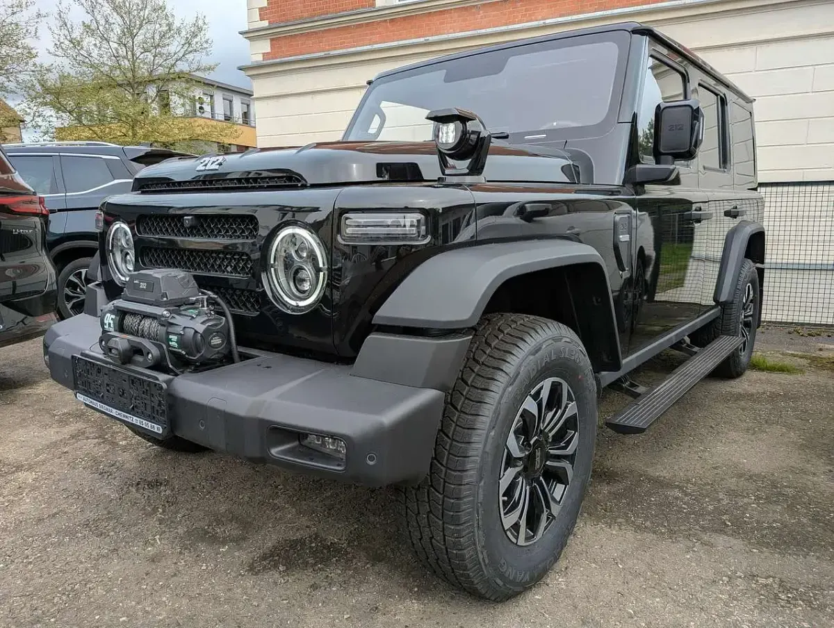 Neu BAW 212 166 PS (122 kW) 2026 Wüstengelb SUV