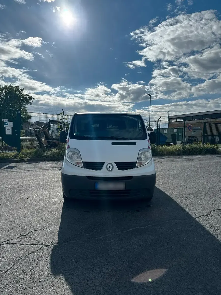 Gebraucht Renault Trafic 109 PS (80 kW) 2013 Weiß Van / Kleinbus