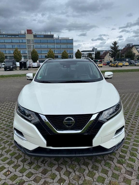 Weiß Gebraucht 2018 Nissan Qashqai N-Connecta SUV | 15.900 € (Fairer Preis) - Bild 1/4