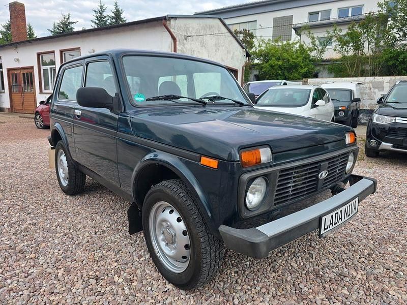 Grün Gebraucht 2014 Lada Taiga SUV | 5.500 € (Superpreis) - Bild 1/4