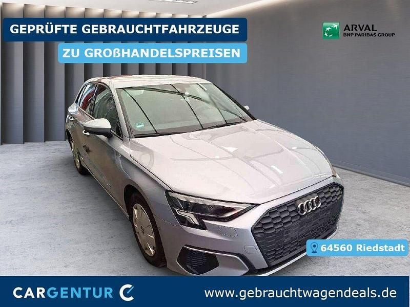 Gebraucht Audi A3 Basis 150 PS (110 kW) 2022 Florettsilber Limousine