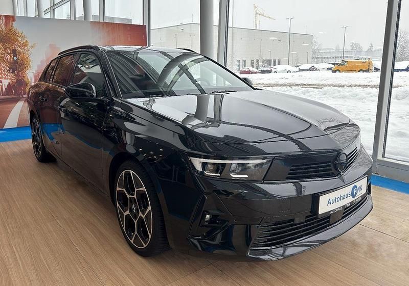 Gebraucht Opel Astra Ultimate 131 PS (96 kW) 2024 Schwarz Kombi