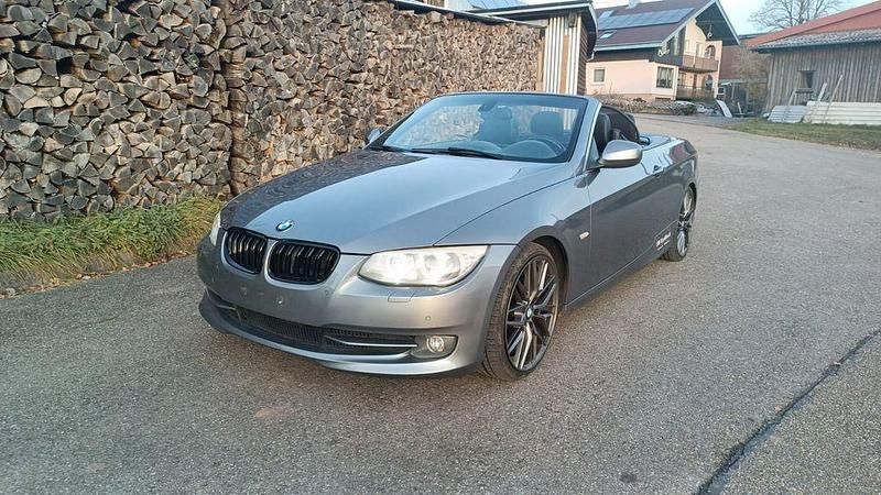 Gebraucht BMW 330 Cabriolet Exclusive 245 PS (180 kW) 2011 Grau Cabrio