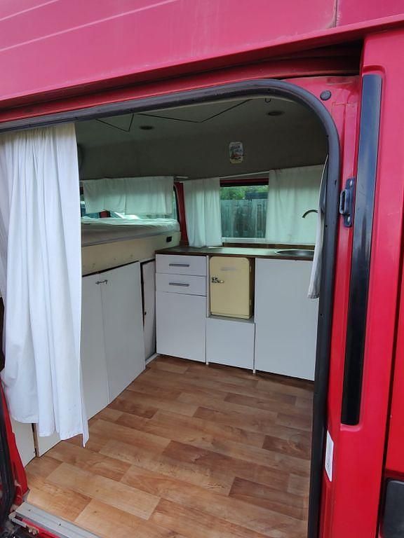 Używany Ford Transit 86 KM (63 kW) 2008 Czerwony Minivan