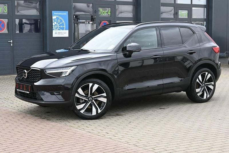 Schwarz Gebraucht 2024 Volvo XC40 Ultimate SUV | 42.900 € (Etwas zu teuer) - Bild 1/4