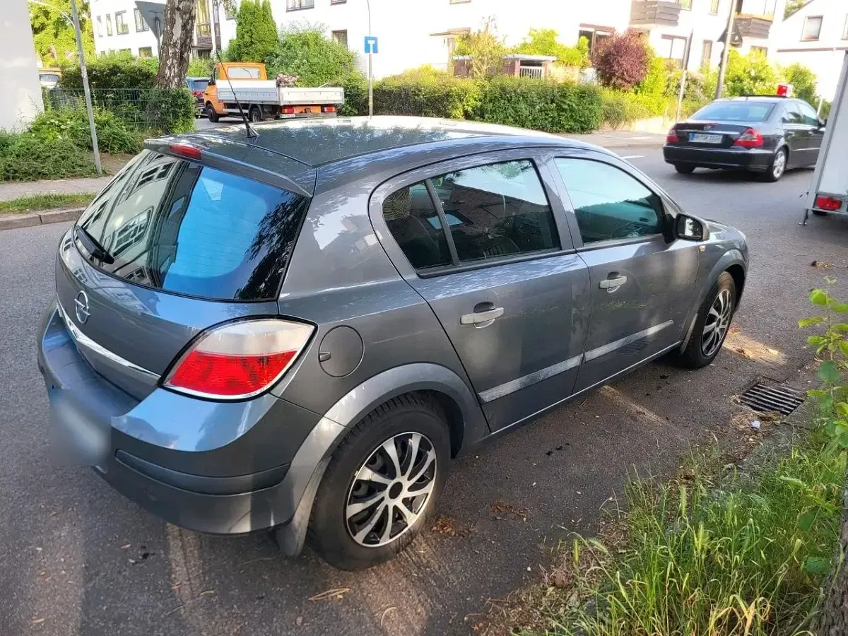 Gebraucht Opel Astra 75 PS (55 kW) 2005 Grau Kleinwagen