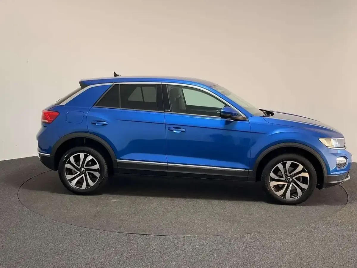 Używany VW T-Roc Active 110 KM (80 kW) 2021 Niebieski SUV