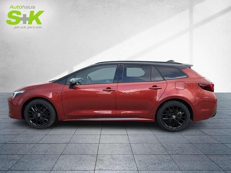 Gebraucht Toyota Corolla Basis 196 PS (144 kW) 2025 Metal oxide orange / black Kombi