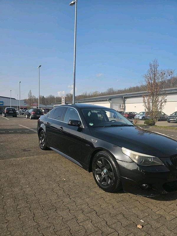 Gebraucht BMW 523 177 PS (130 kW) 2007 Schwarz Limousine