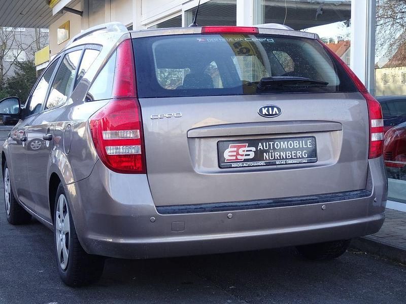 Gebraucht Kia Ceed Sportswagon LX 122 PS (89 kW) 2007 Beige Kombi