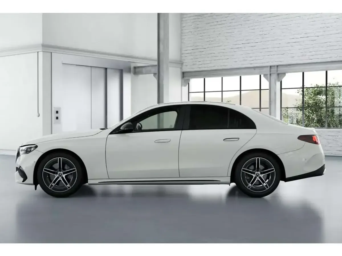 Gebraucht Mercedes E220 AMG 197 PS (144 kW) 2025 Unilack polarweiß Limousine