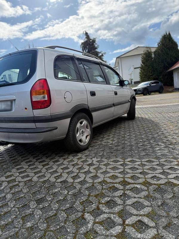 Gebraucht Opel Zafira 105 PS (77 kW) 2002 Grau Van / Kleinbus