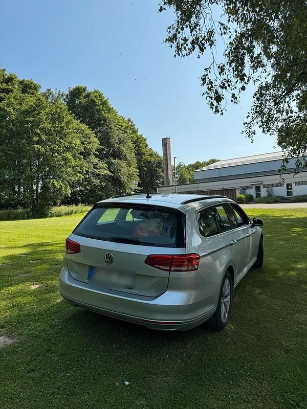 Gebraucht VW Passat 150 PS (110 kW) 2018 Grau Kombi